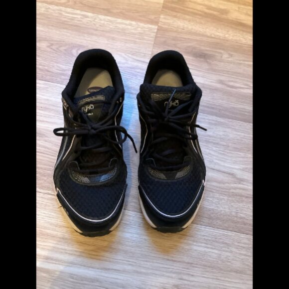 ❤️3/$12 Ryka 8.5 wide walking shoes - Picture 1 of 6